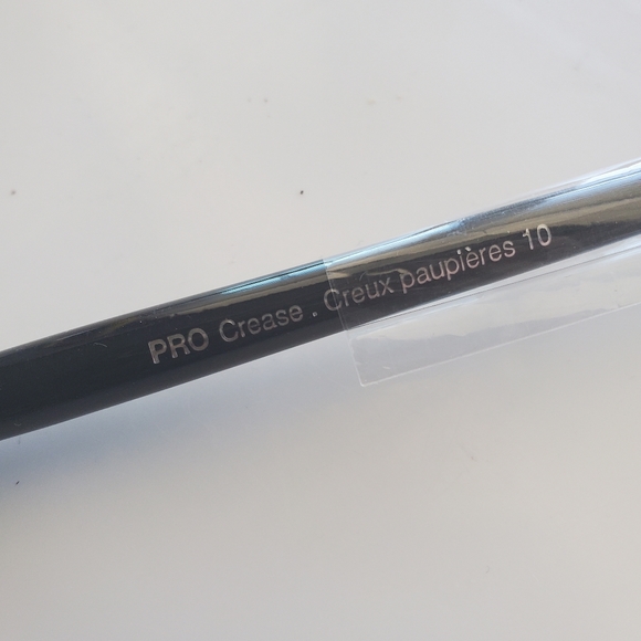 SEPHORA COLLECTION Pro Crease Brush #10 - Picture 2 of 4
